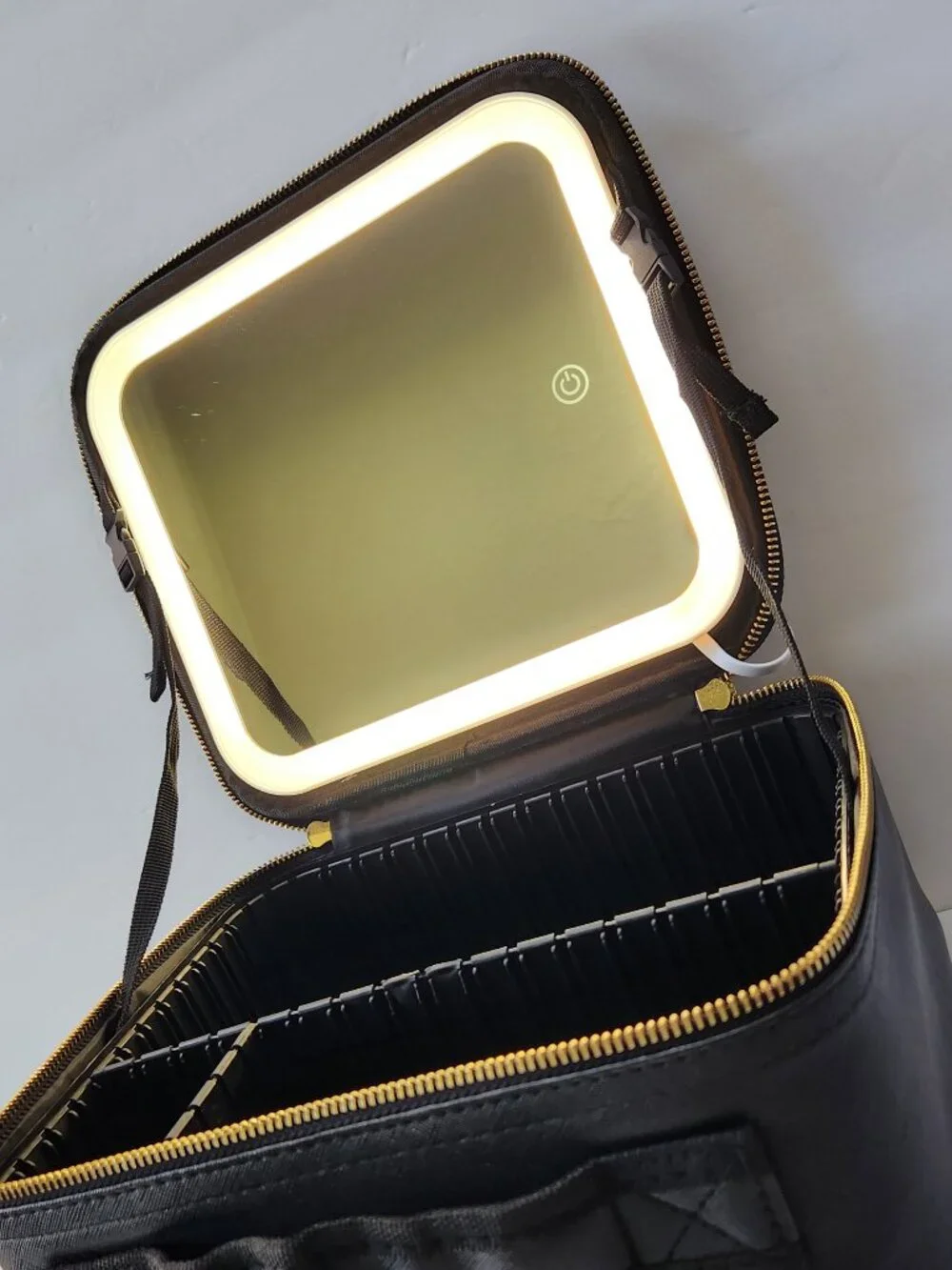 Niceland White Black Cosmetic Case Built-in LED Mirror